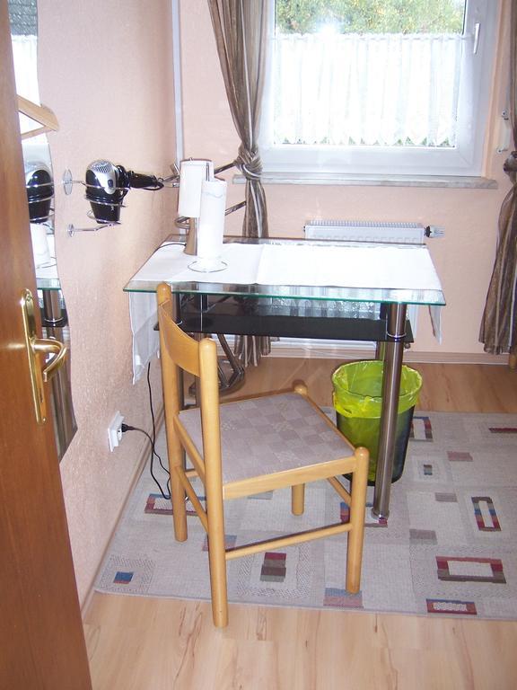 Haus Am Roseneck Hotel Lüneburg Szoba fotó